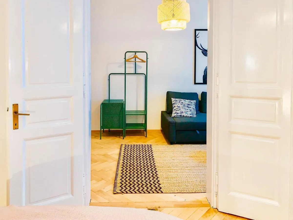 Contemporary City Apartment - By Nahuen Suites Graz