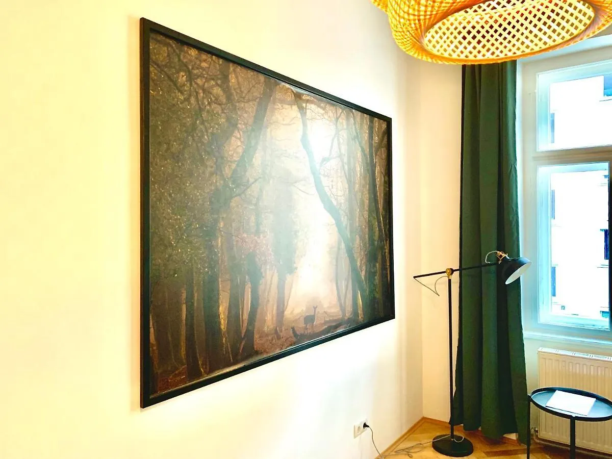 Contemporary City Apartment - By Nahuen Suites Graz 0*,